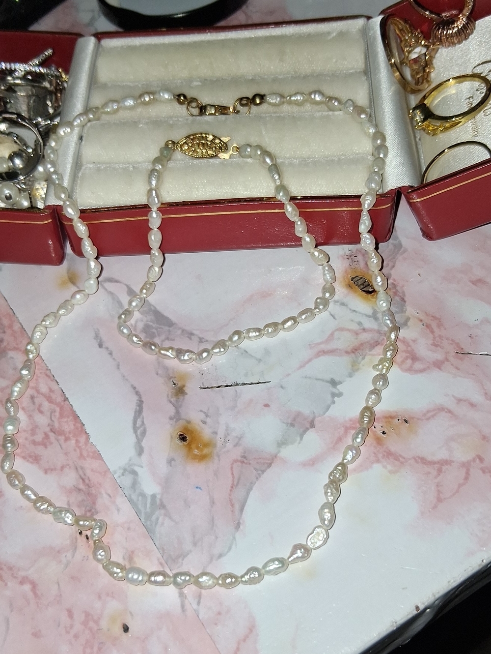 Vintage Elegant Freshwater Pearl Necklace and Bracelet Set with Gold Accents